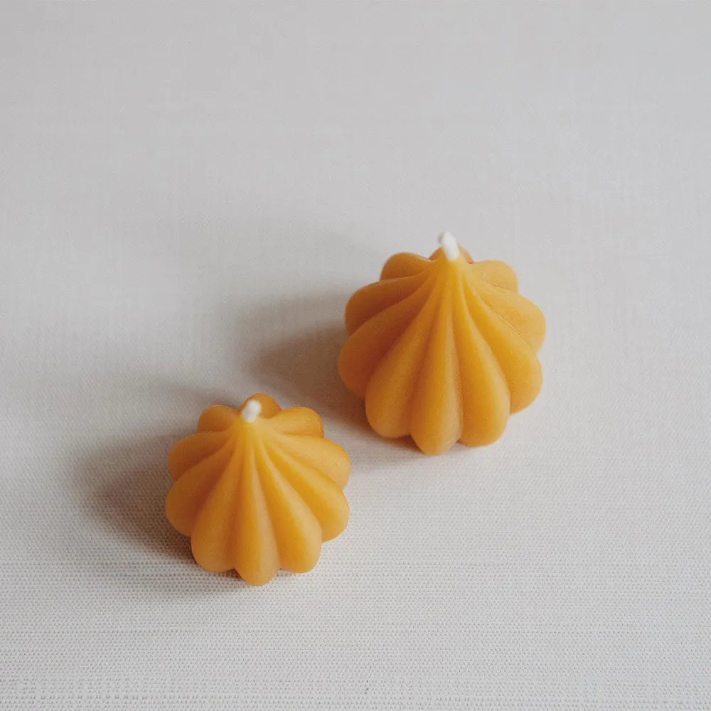 Beeswax Kiss Candle Set