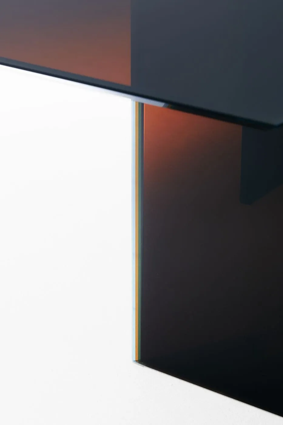 Bisel Glass Table